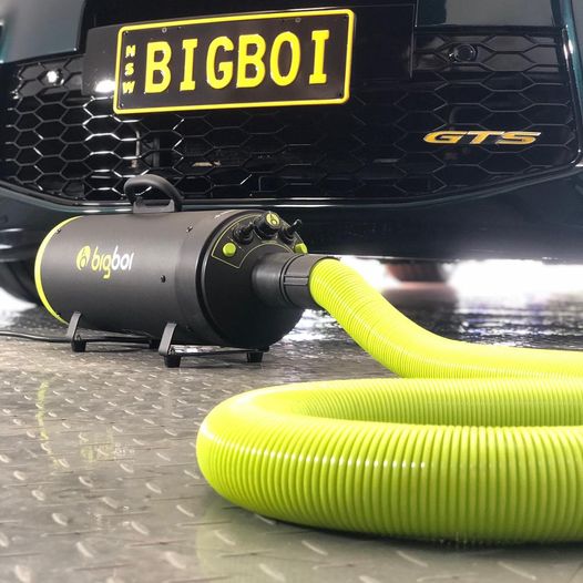 Bigboi BlowR MINI+ dual motor car dryer for touchless vehicle drying